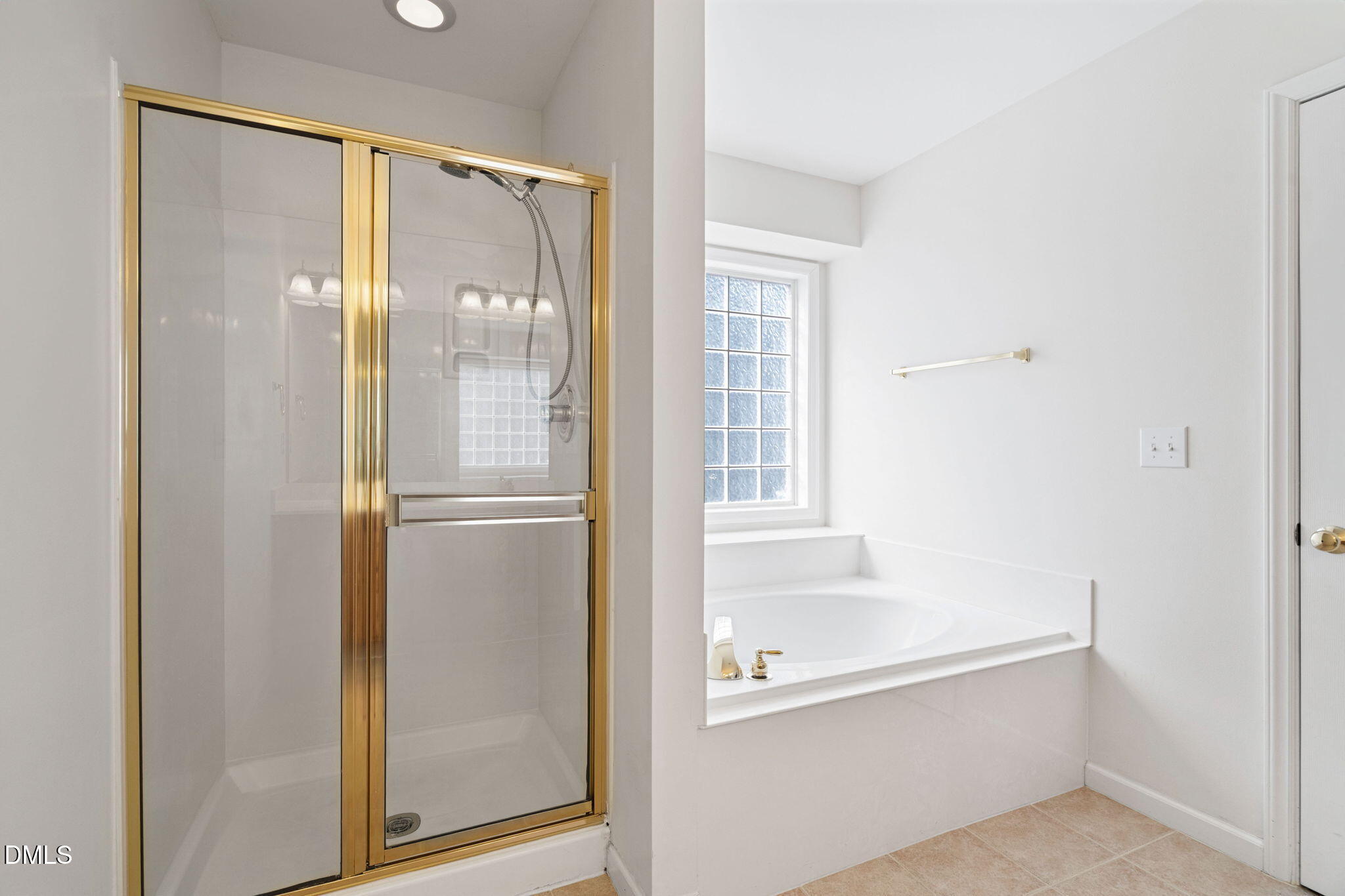 302 Peachtree Point Court