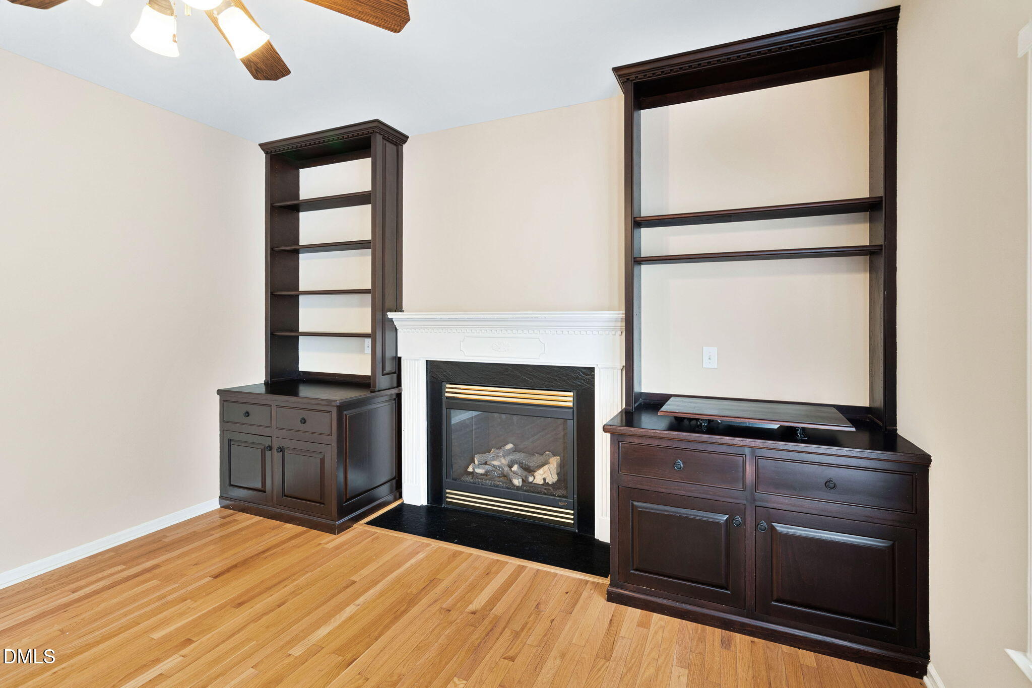 302 Peachtree Point Court