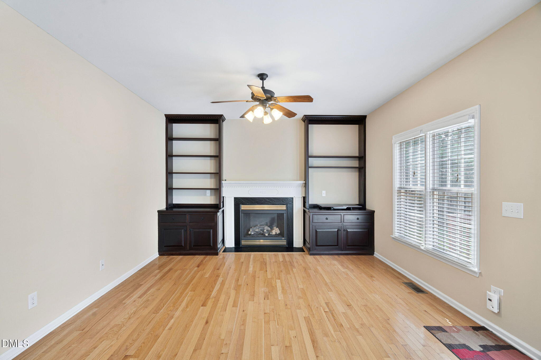 302 Peachtree Point Court