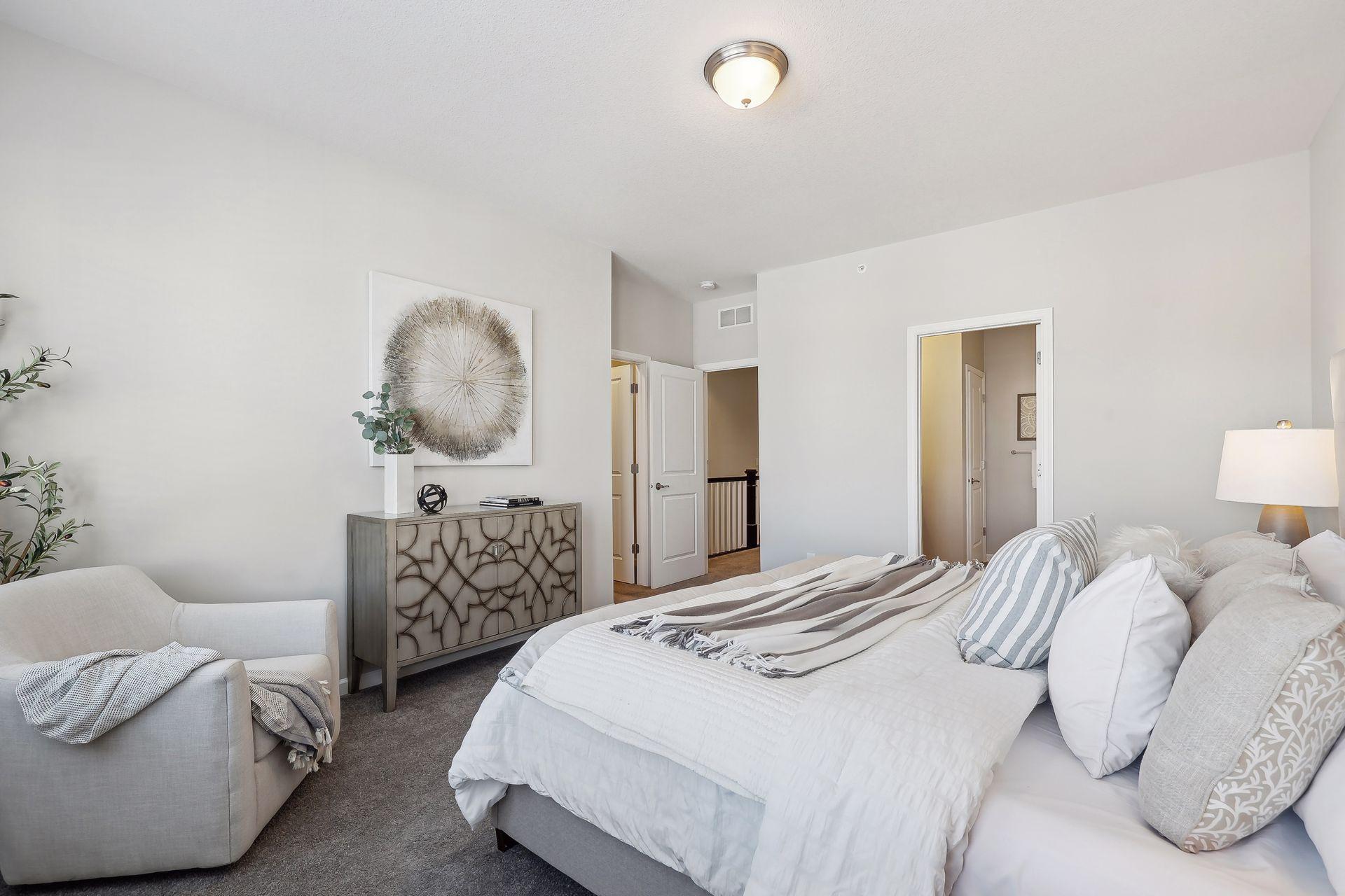 8194 Central Park Way N