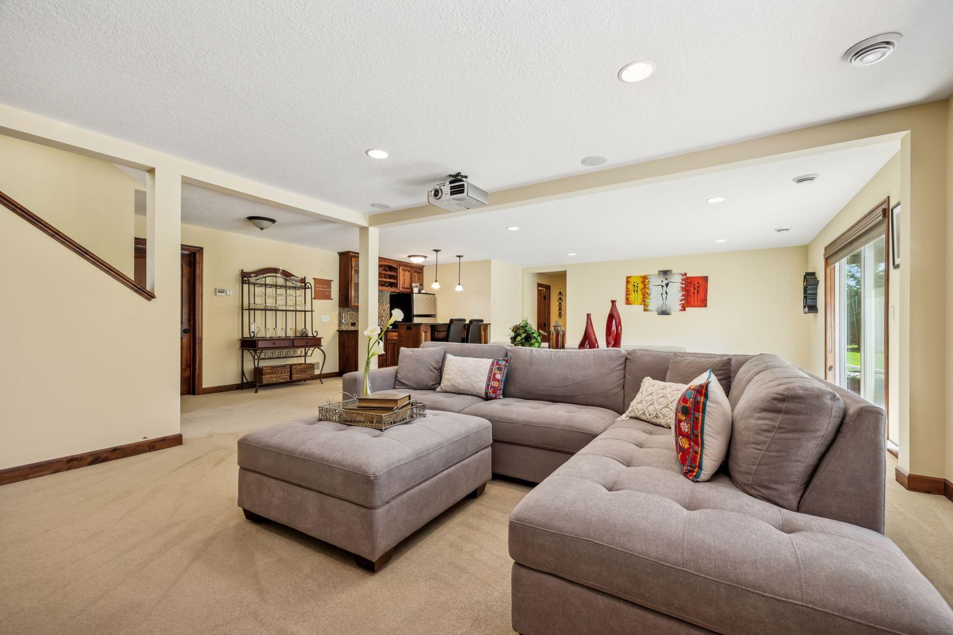 16075 54th Avenue N