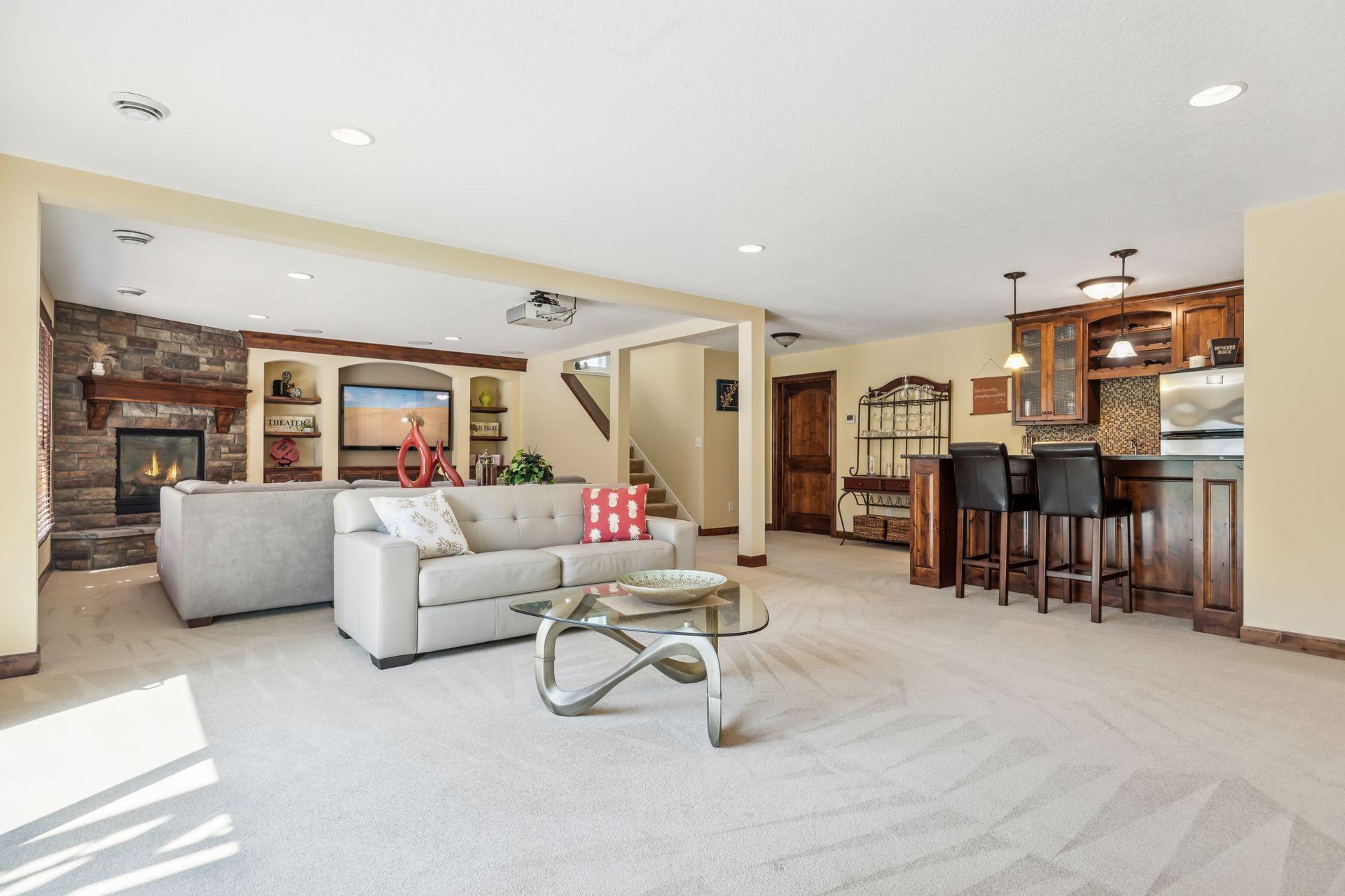 16075 54th Avenue N