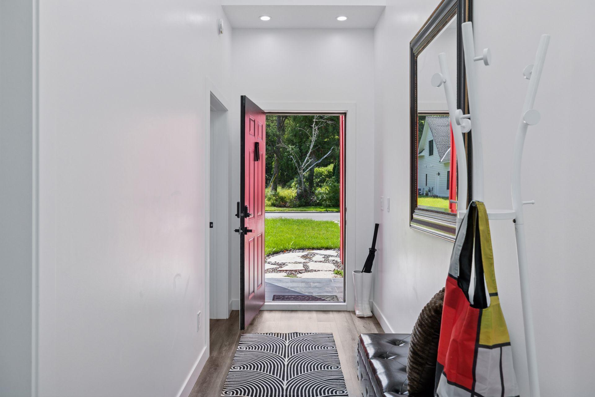 1021 Gardner Street E