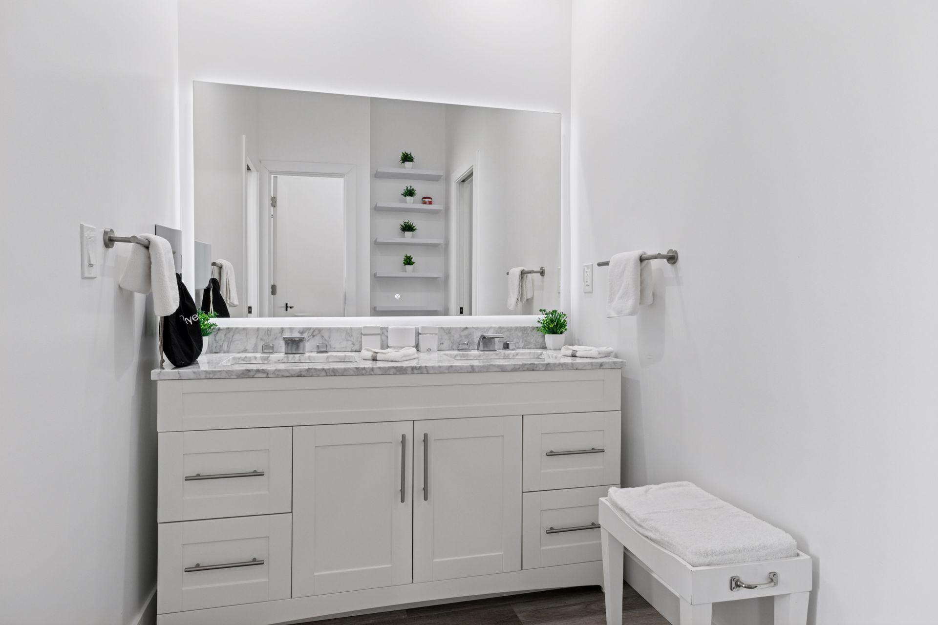 1021 Gardner Street E