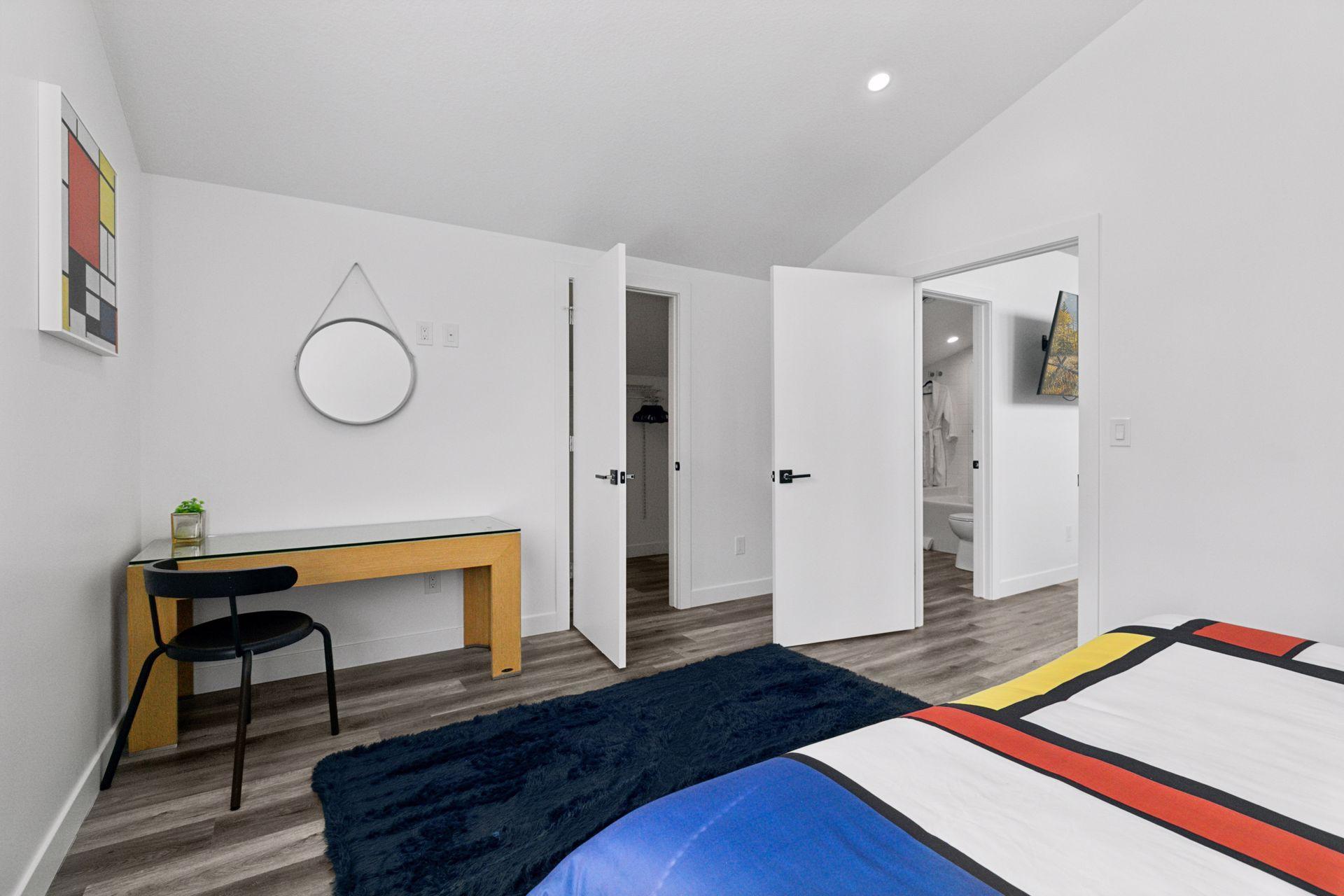 1021 Gardner Street E