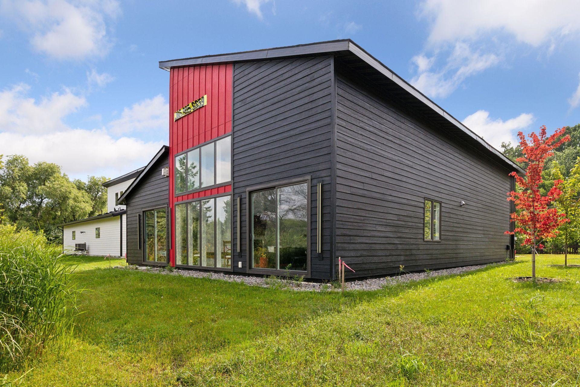 1021 Gardner Street E