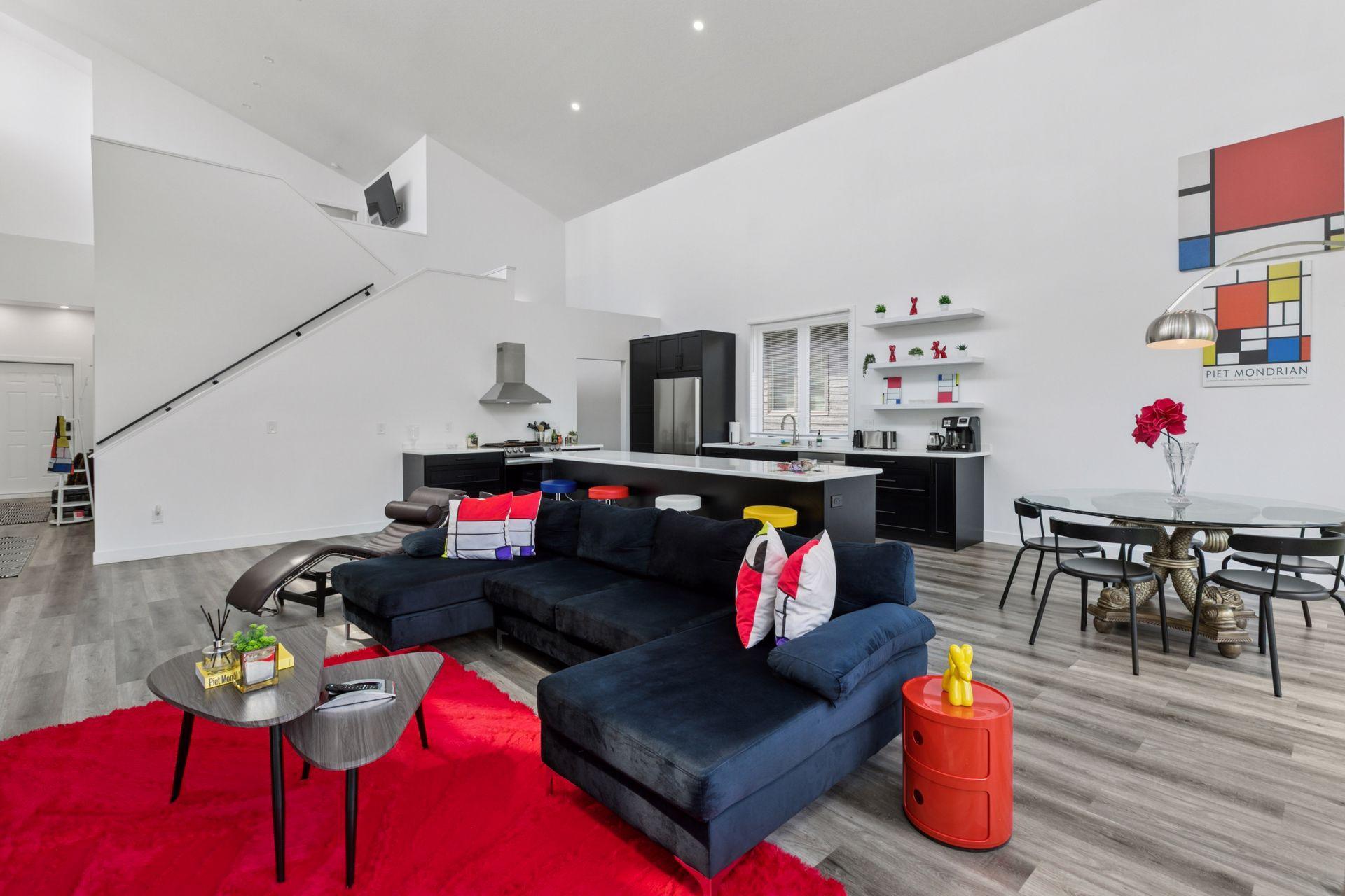 1021 Gardner Street E