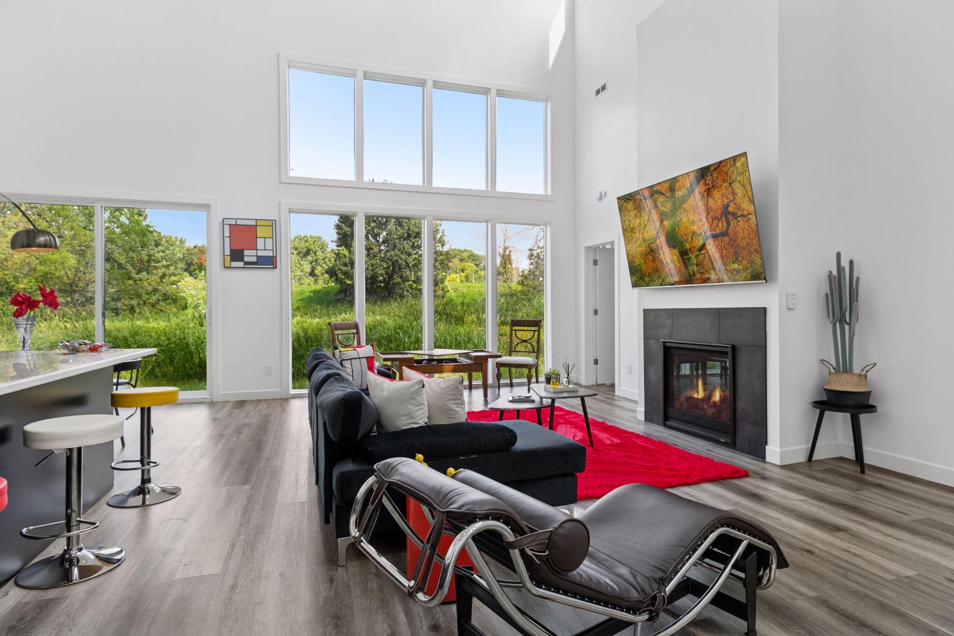 1021 Gardner Street E