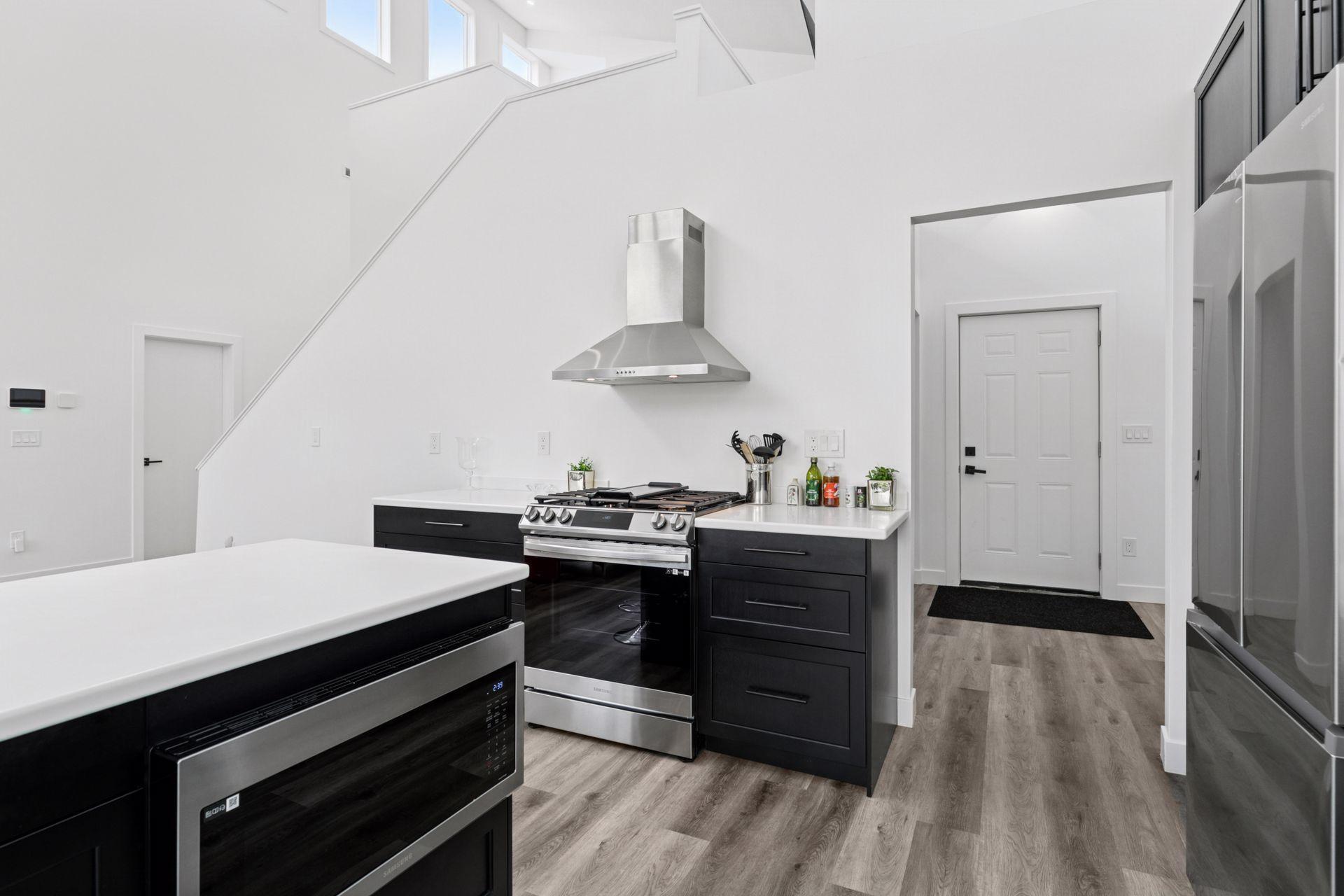 1021 Gardner Street E