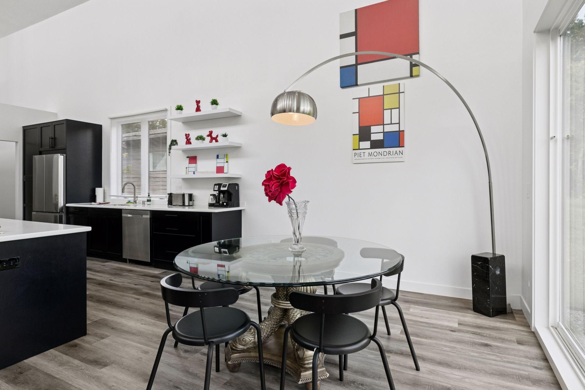 1021 Gardner Street E