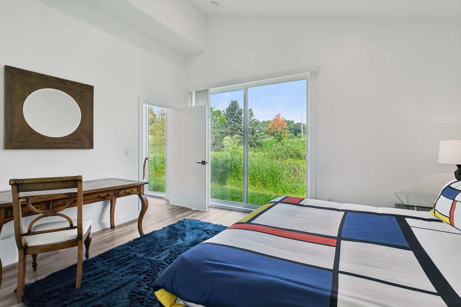 1021 Gardner Street E