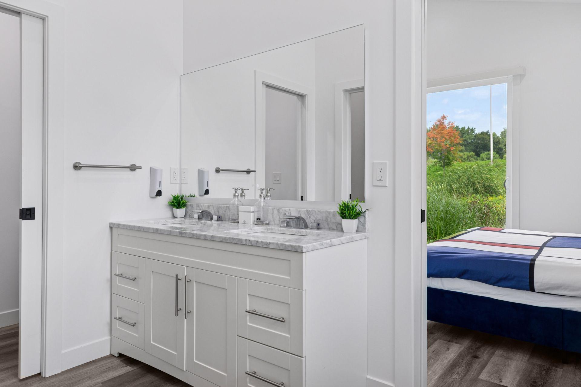 1021 Gardner Street E