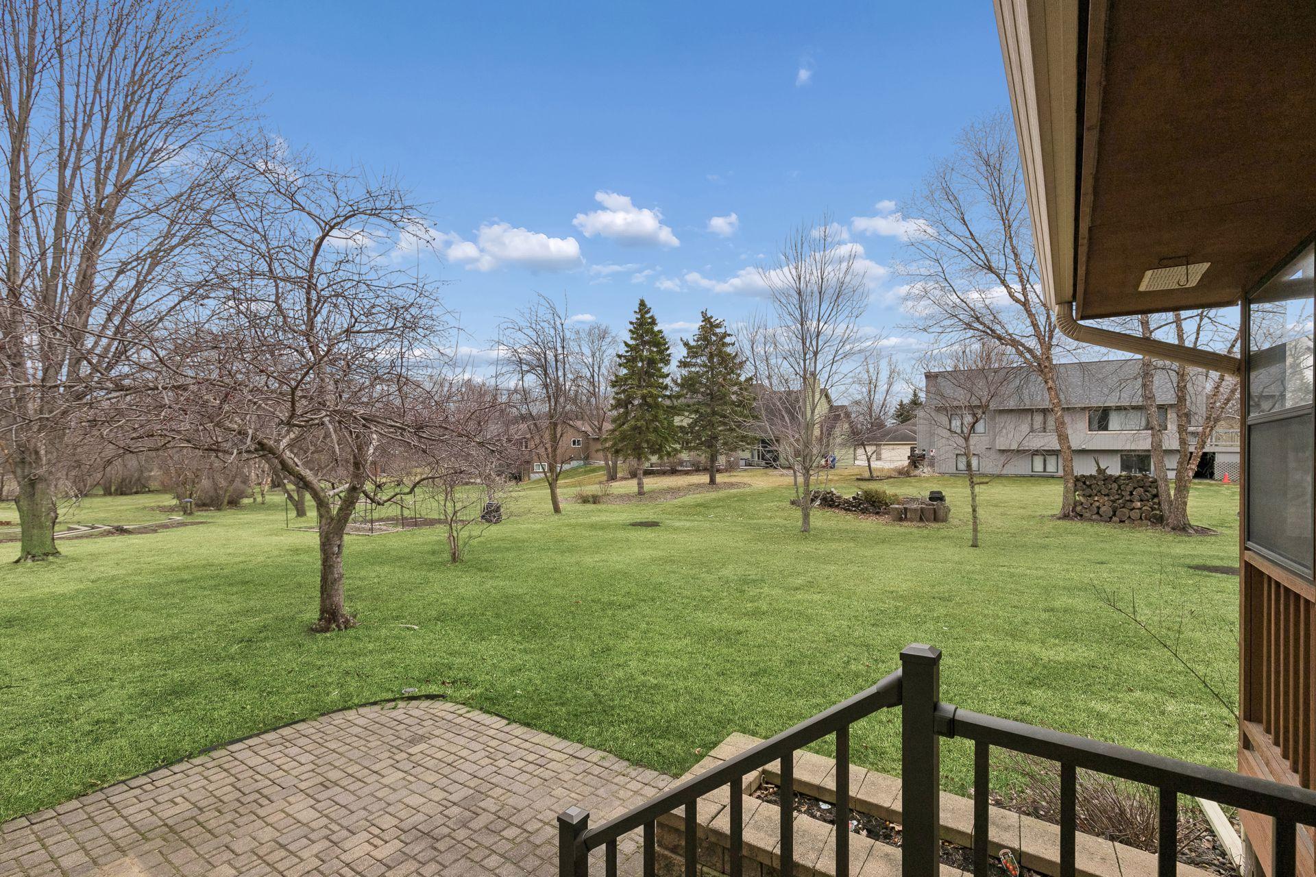 1325 Courtland E