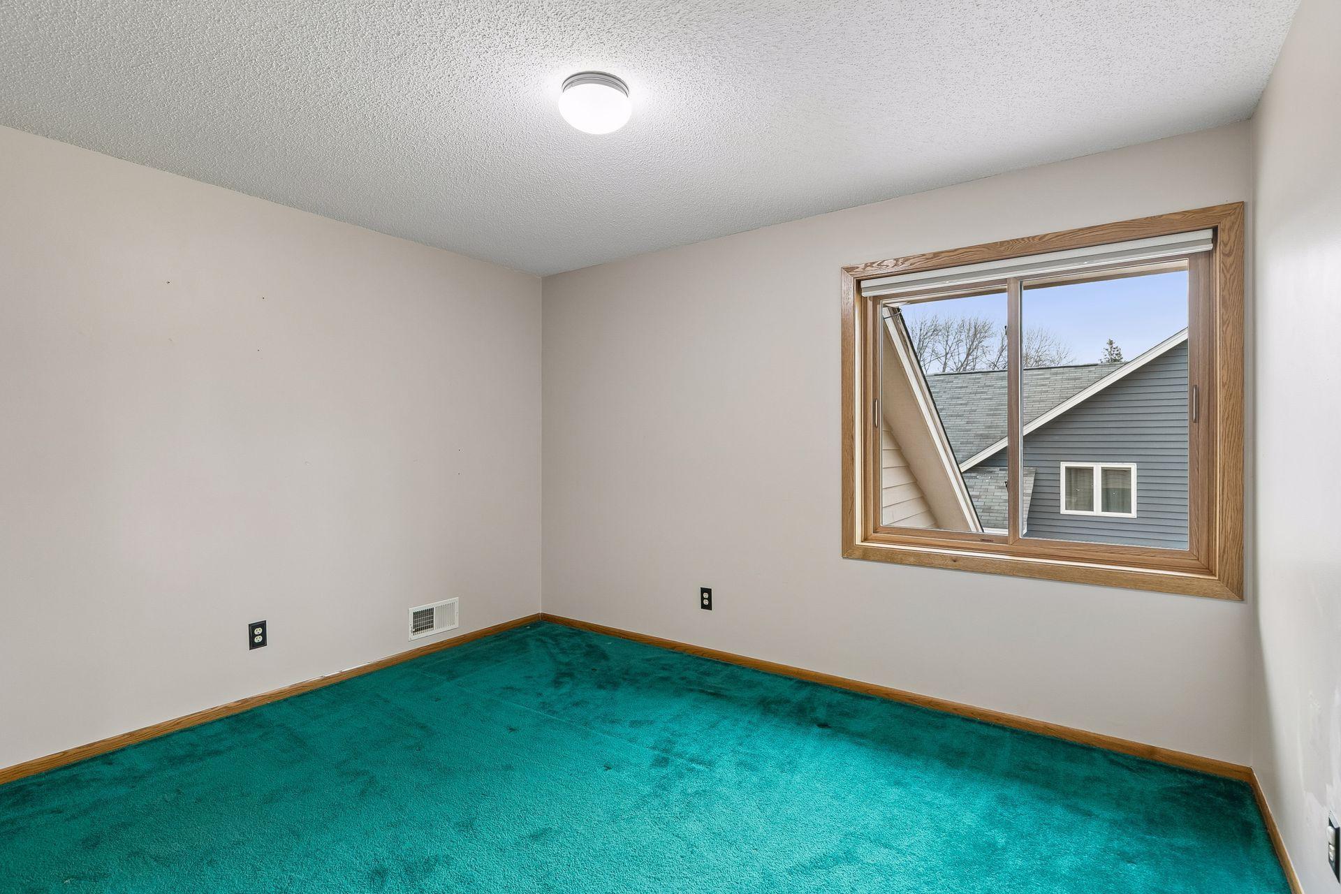1325 Courtland E