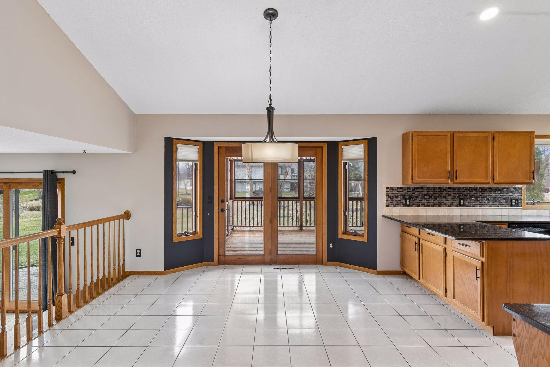 1325 Courtland E
