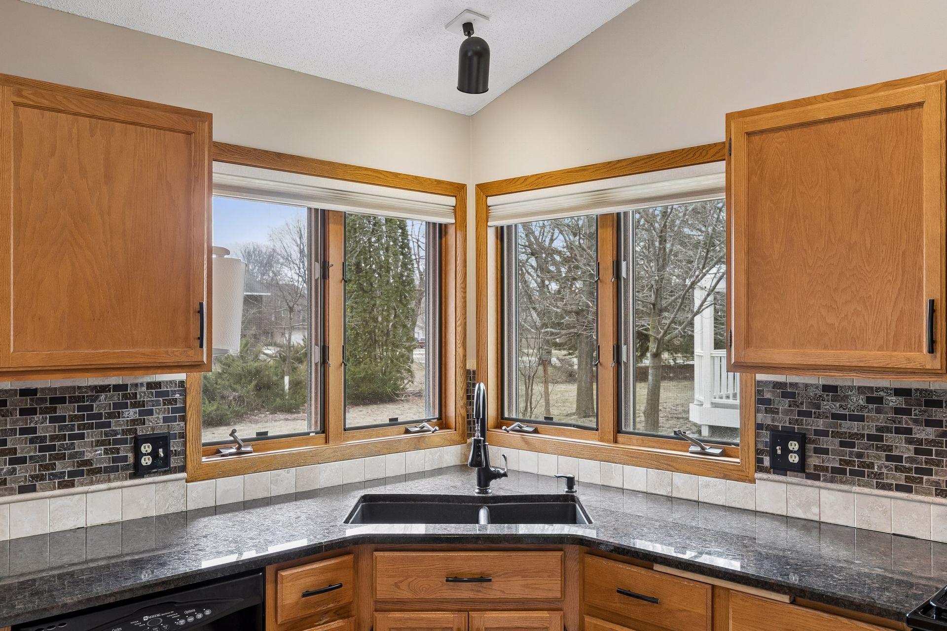 1325 Courtland E