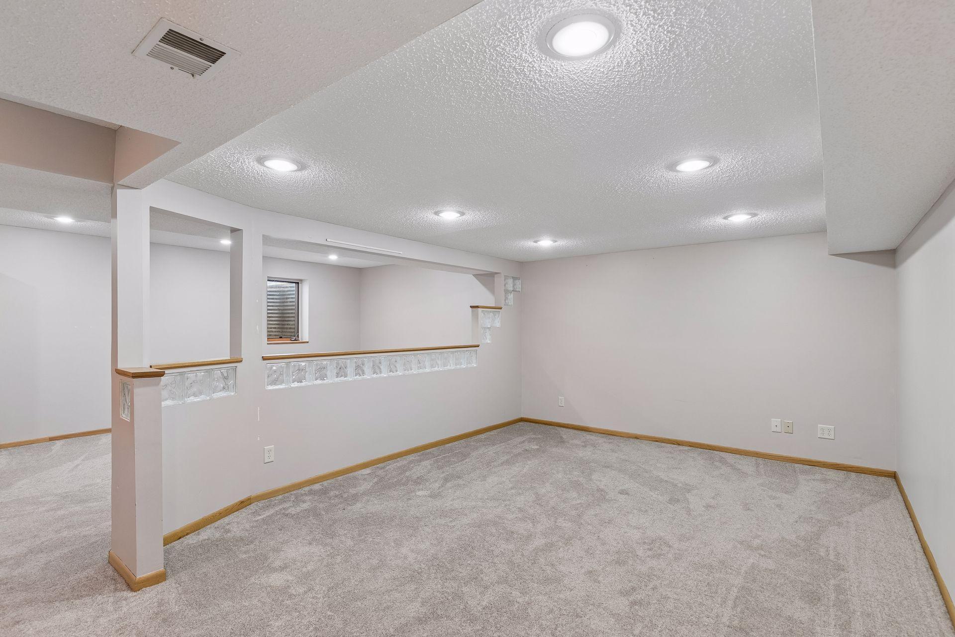 1325 Courtland E