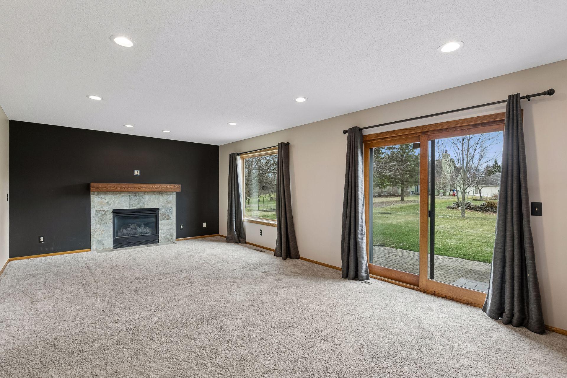 1325 Courtland E