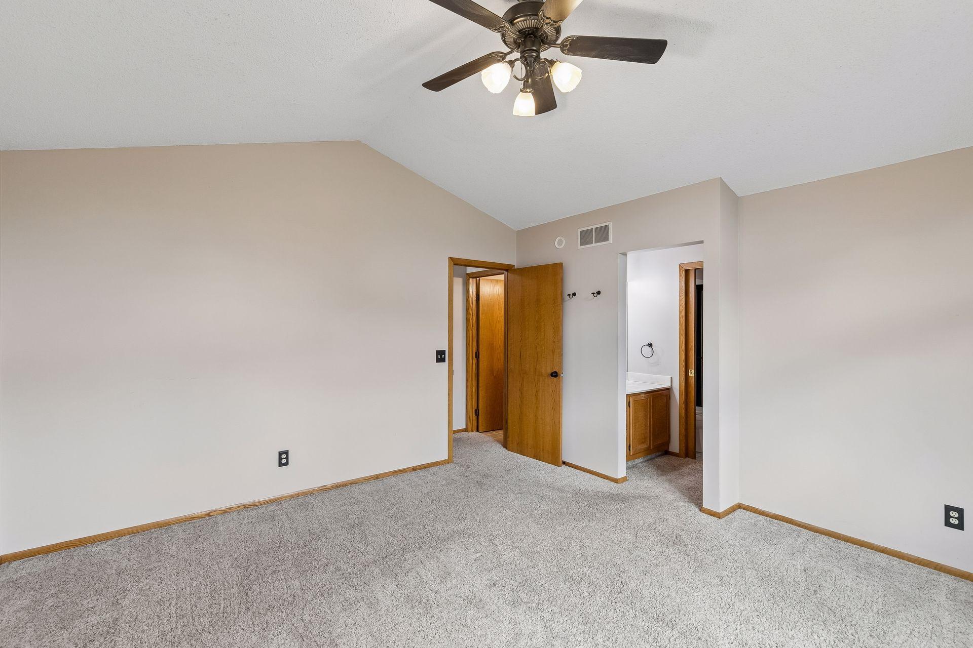 1325 Courtland E