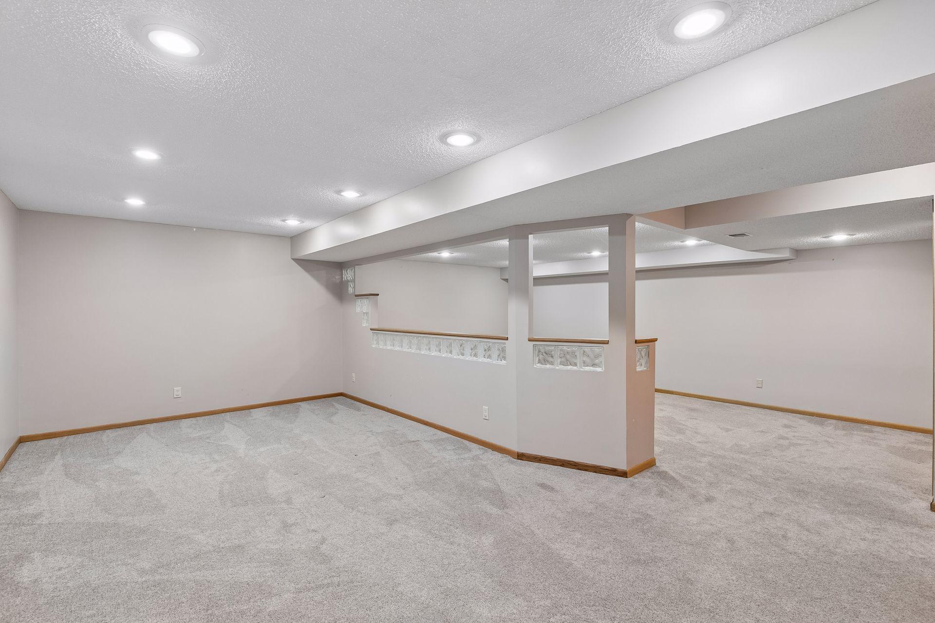1325 Courtland E
