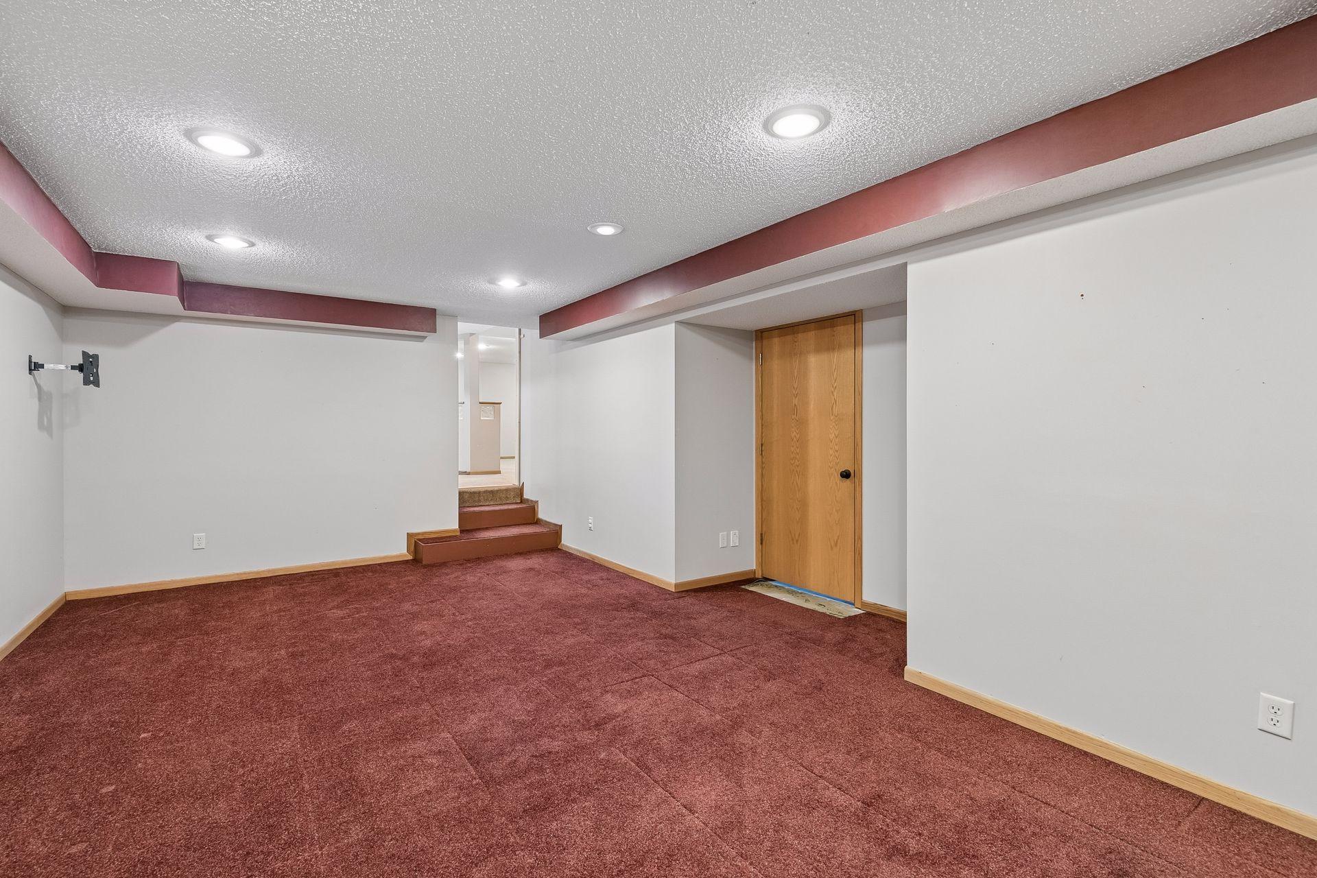 1325 Courtland E