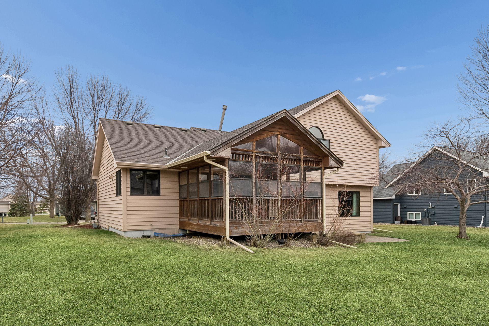 1325 Courtland E