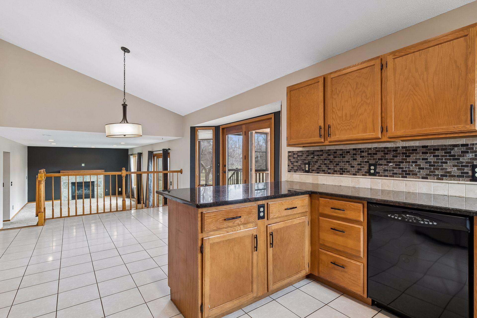 1325 Courtland E