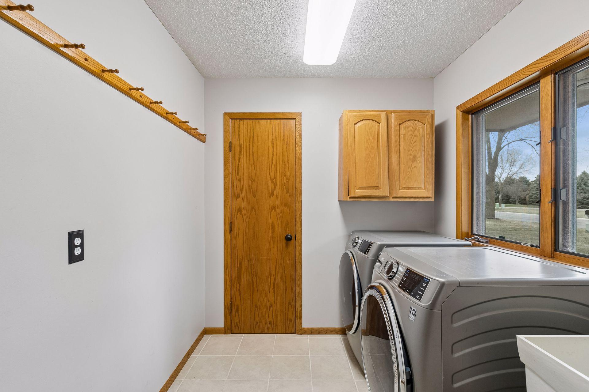 1325 Courtland E