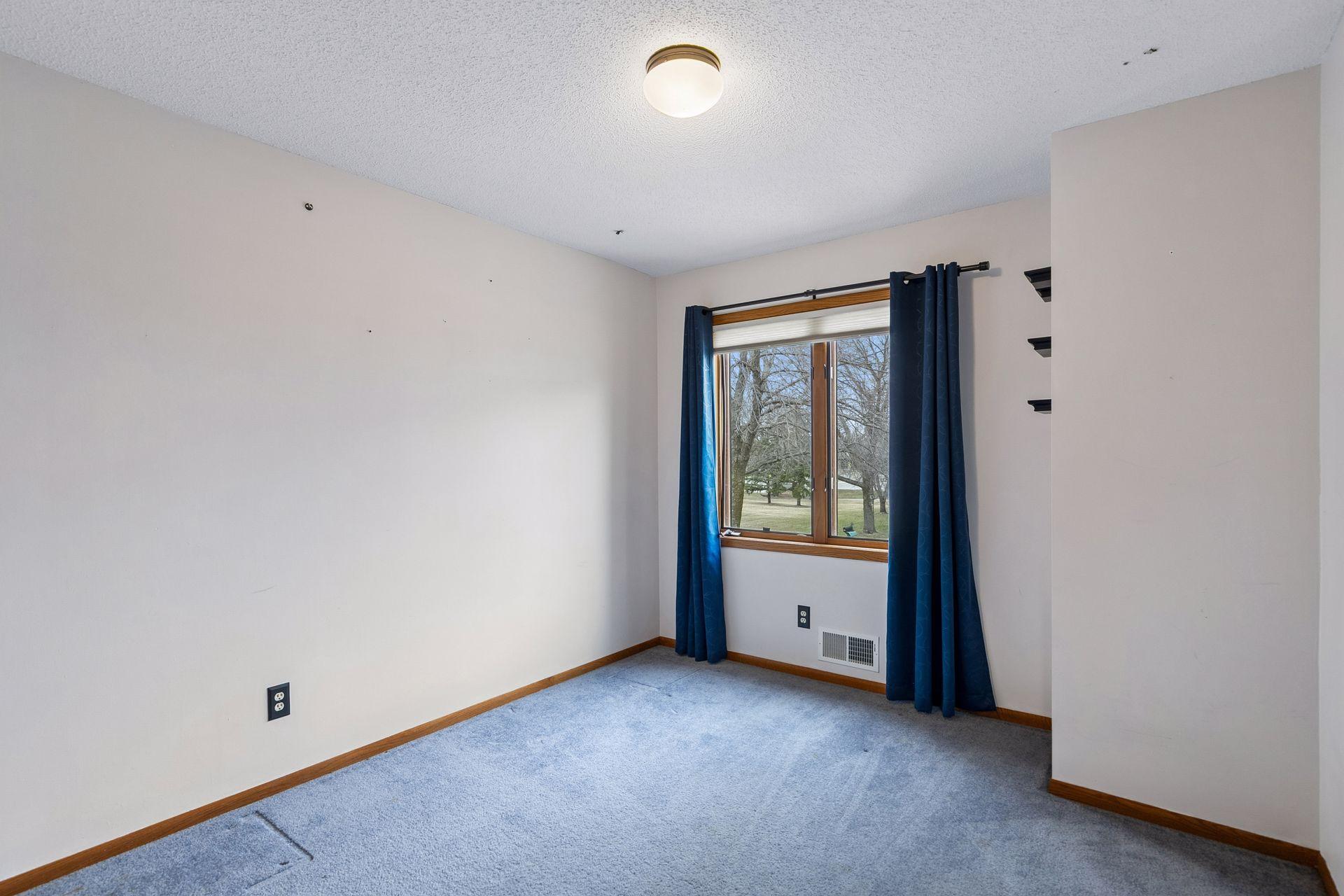 1325 Courtland E