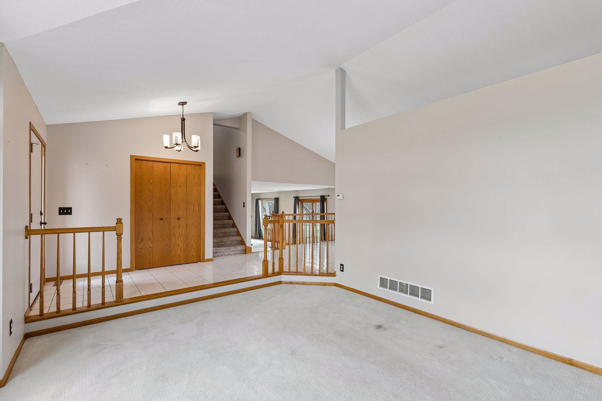 1325 Courtland E