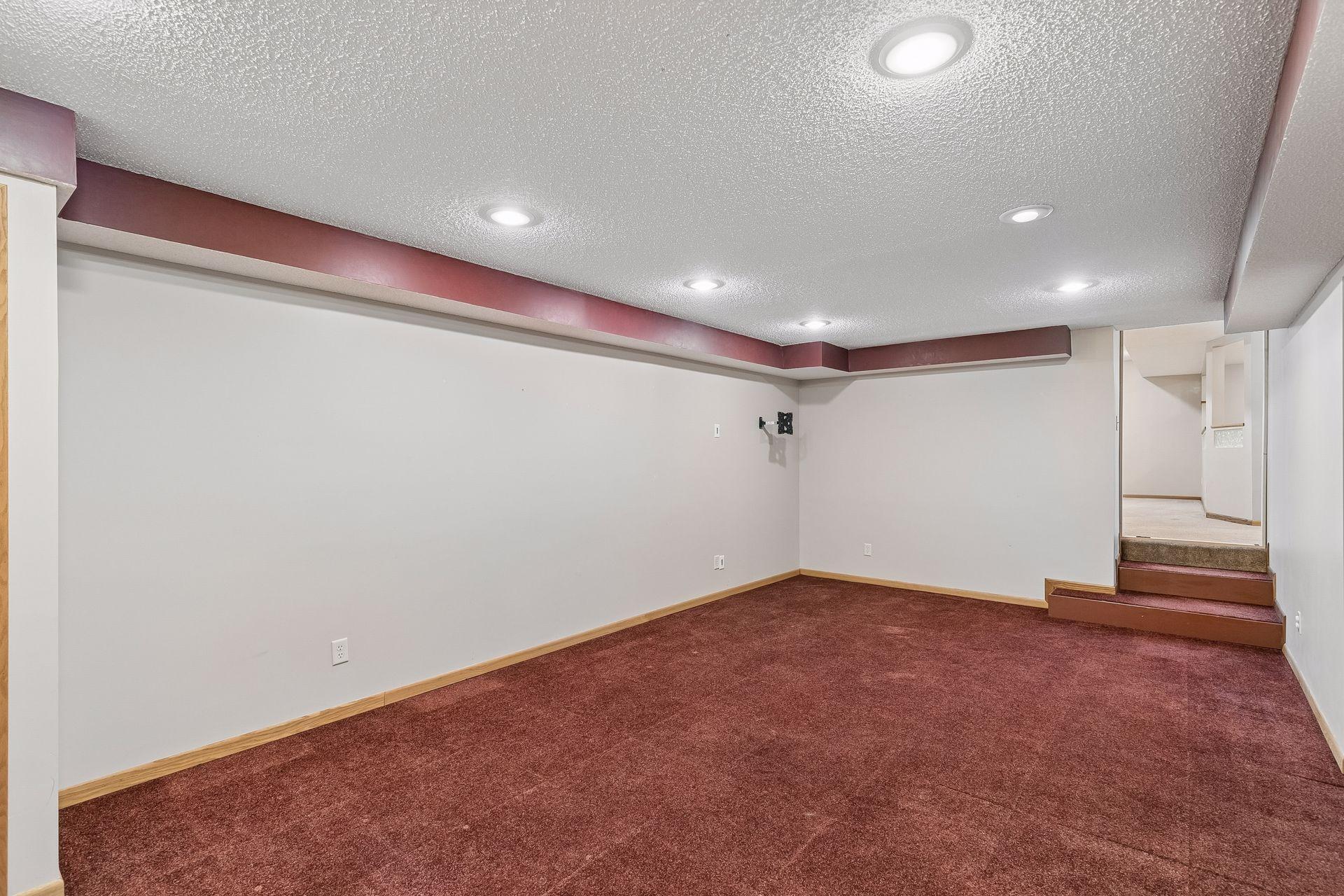 1325 Courtland E