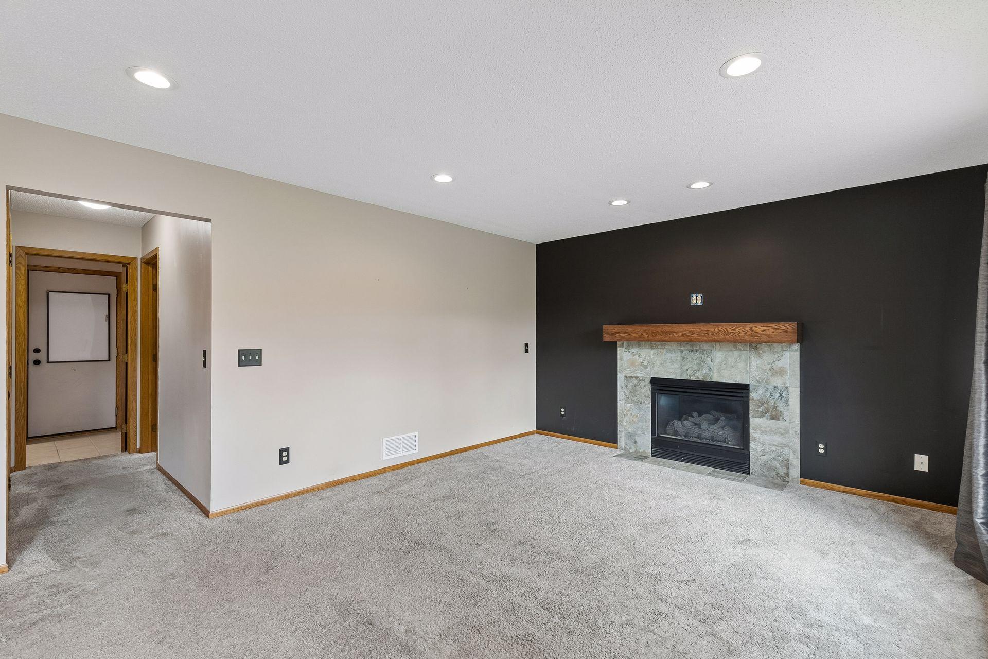 1325 Courtland E