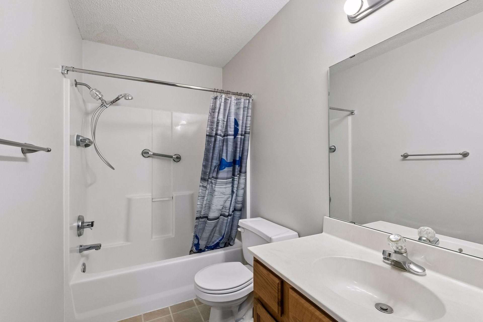 1325 Courtland E