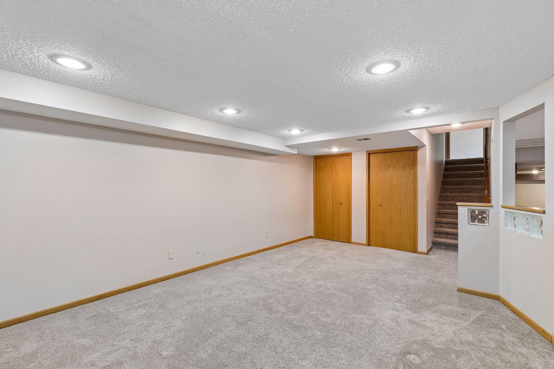1325 Courtland E