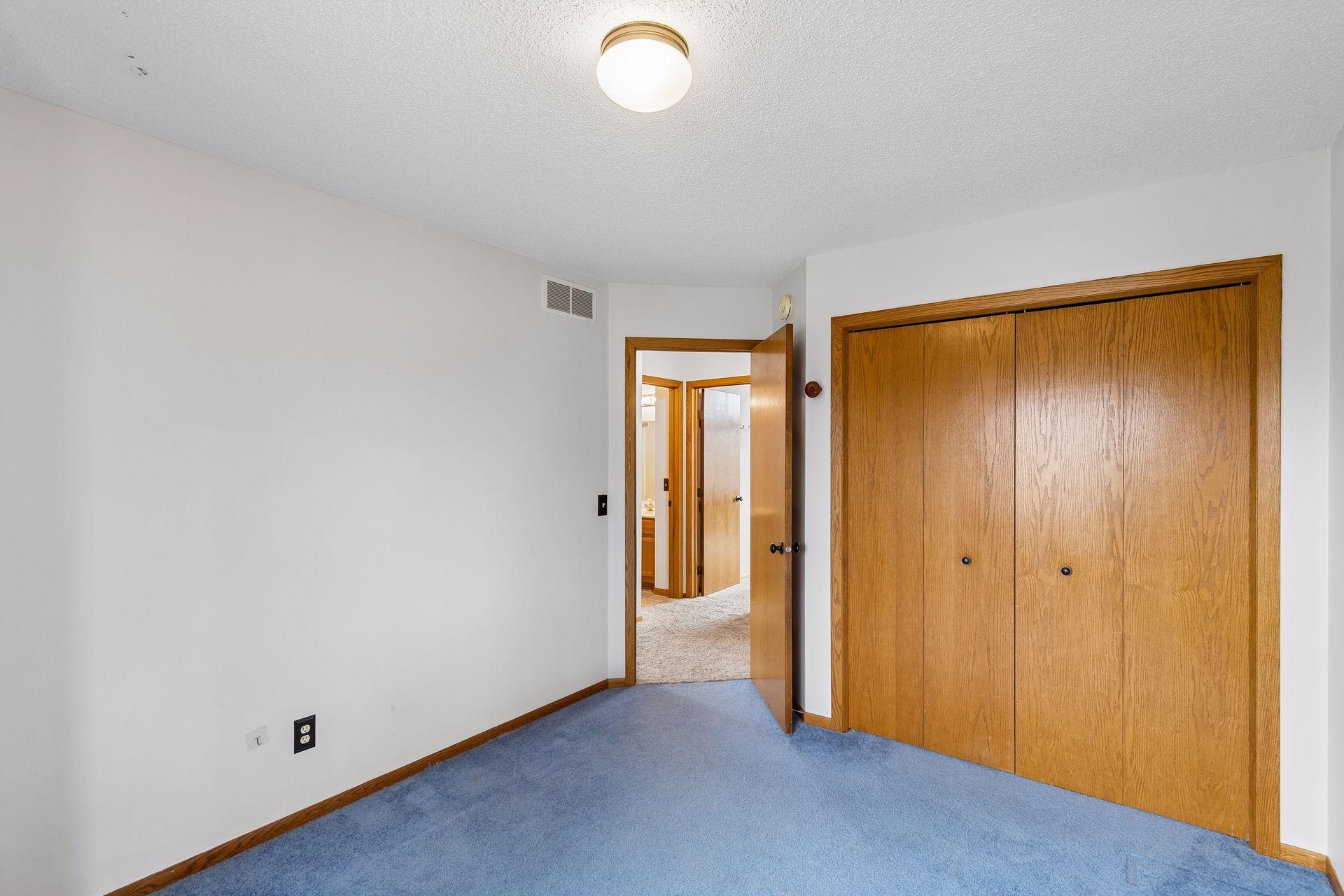1325 Courtland E