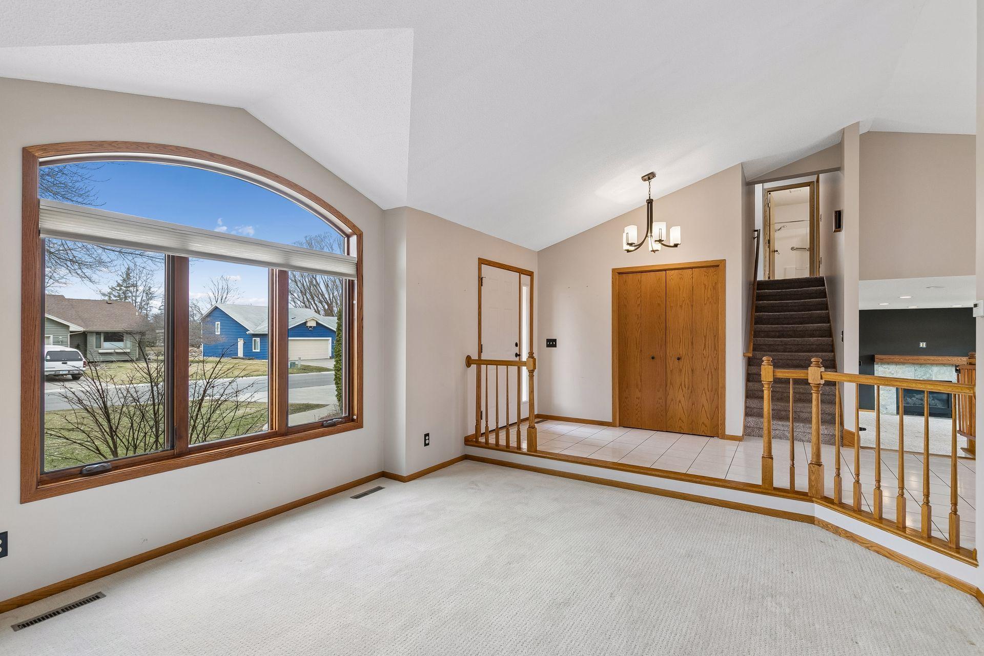 1325 Courtland E