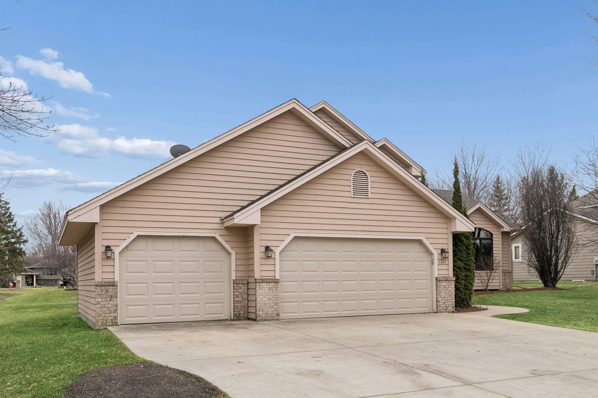 1325 Courtland E