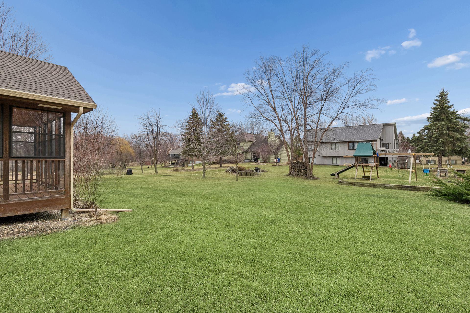 1325 Courtland E