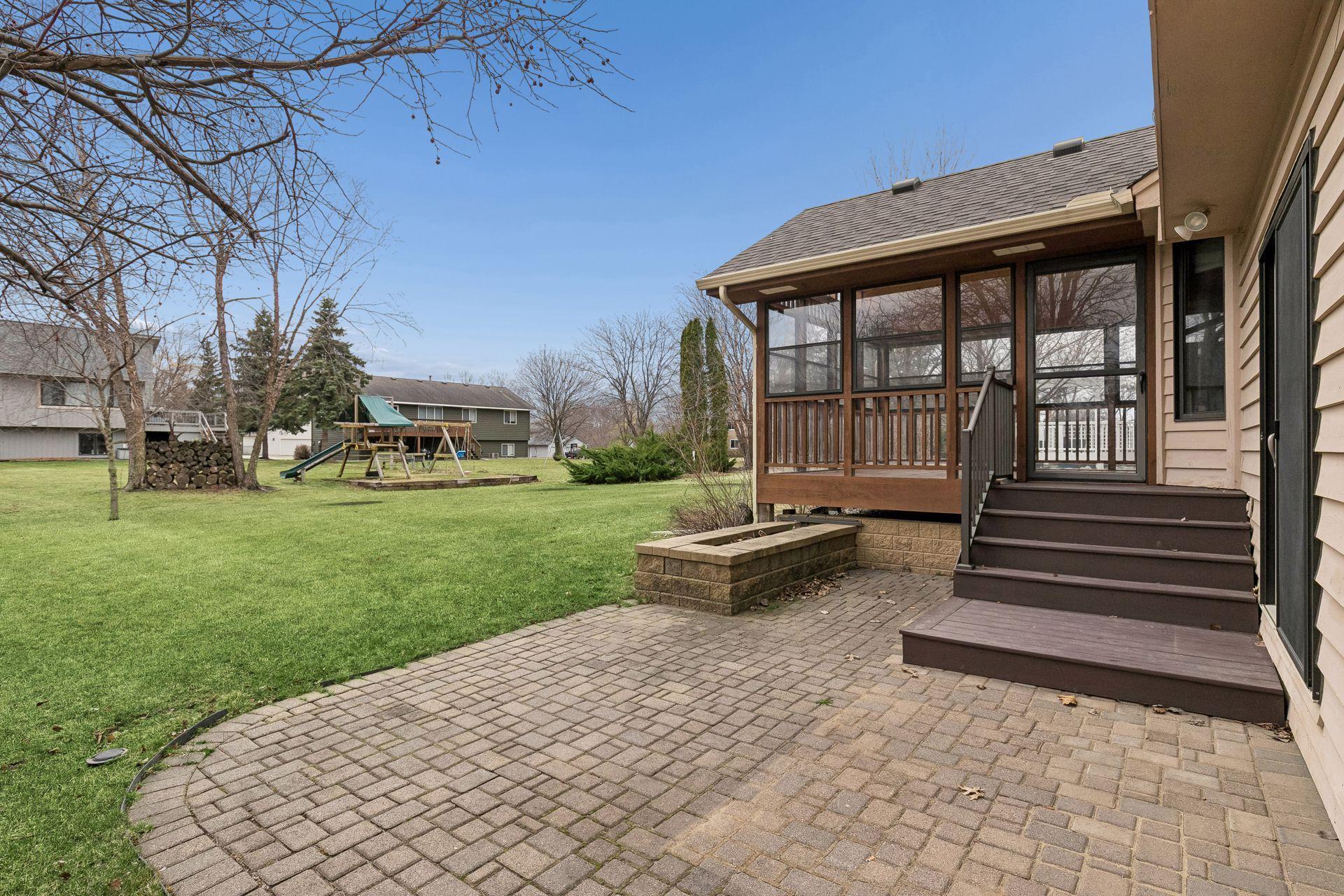 1325 Courtland E