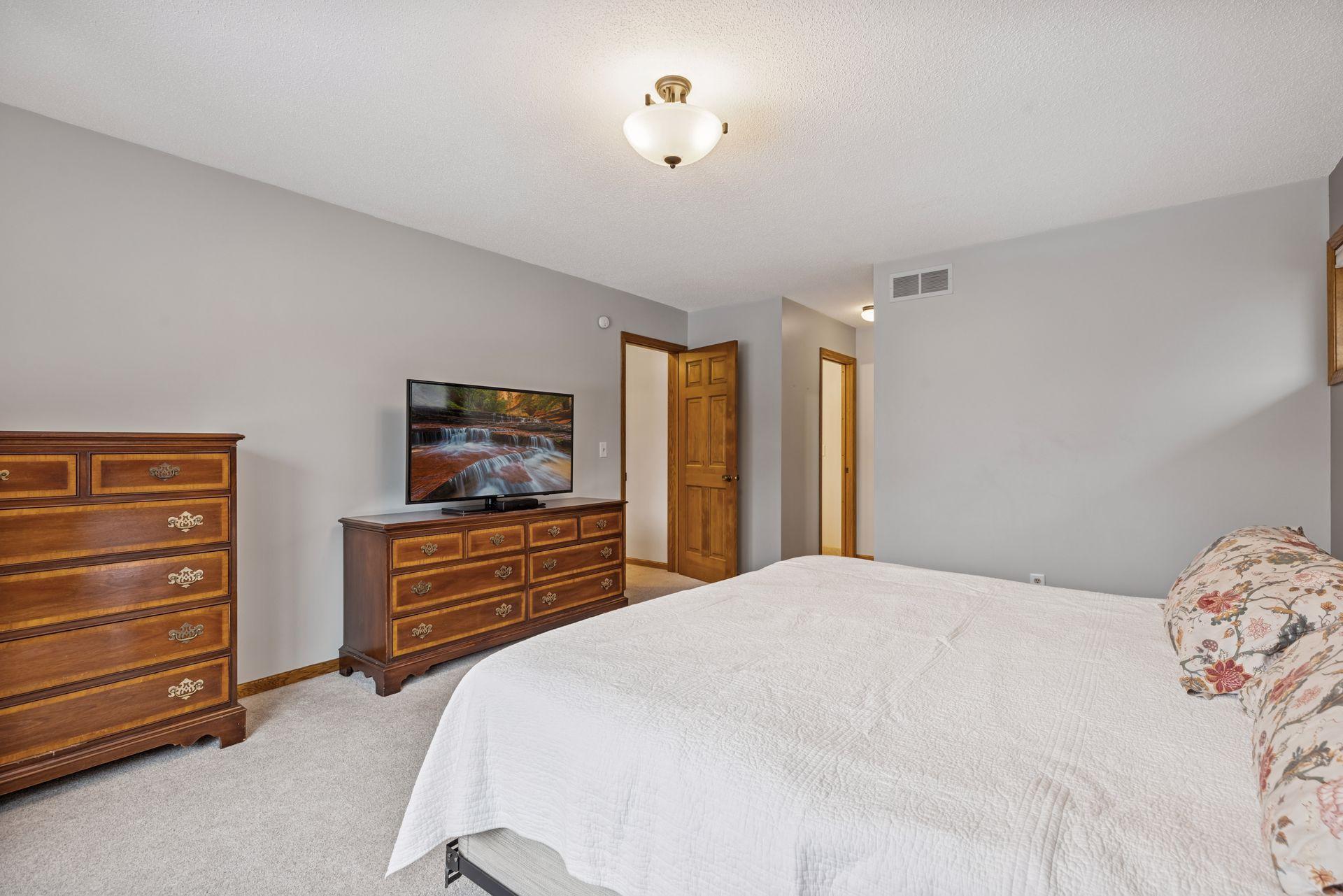 14997 Williamsburg Court