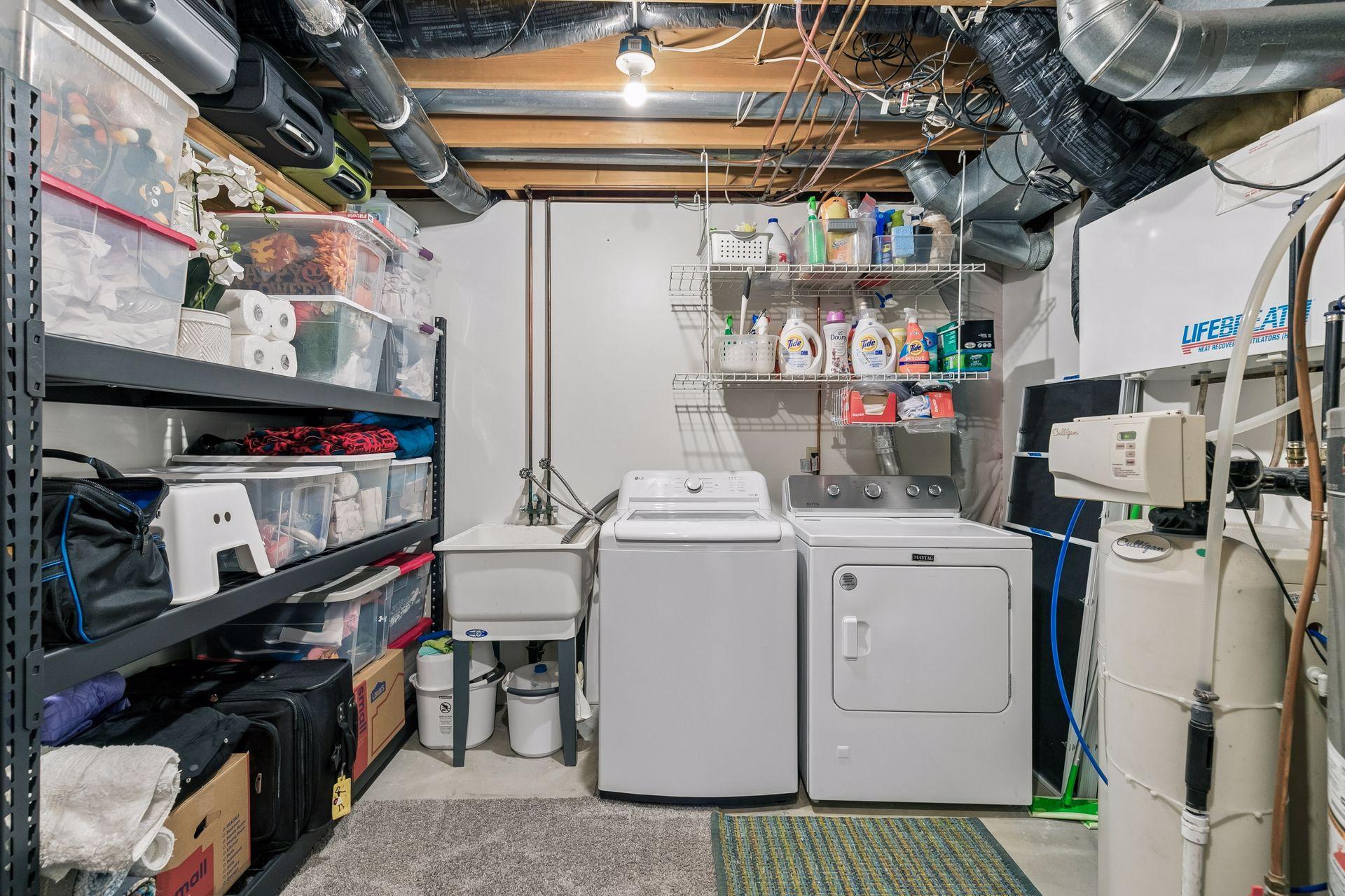 3810 Alvarado Lane N