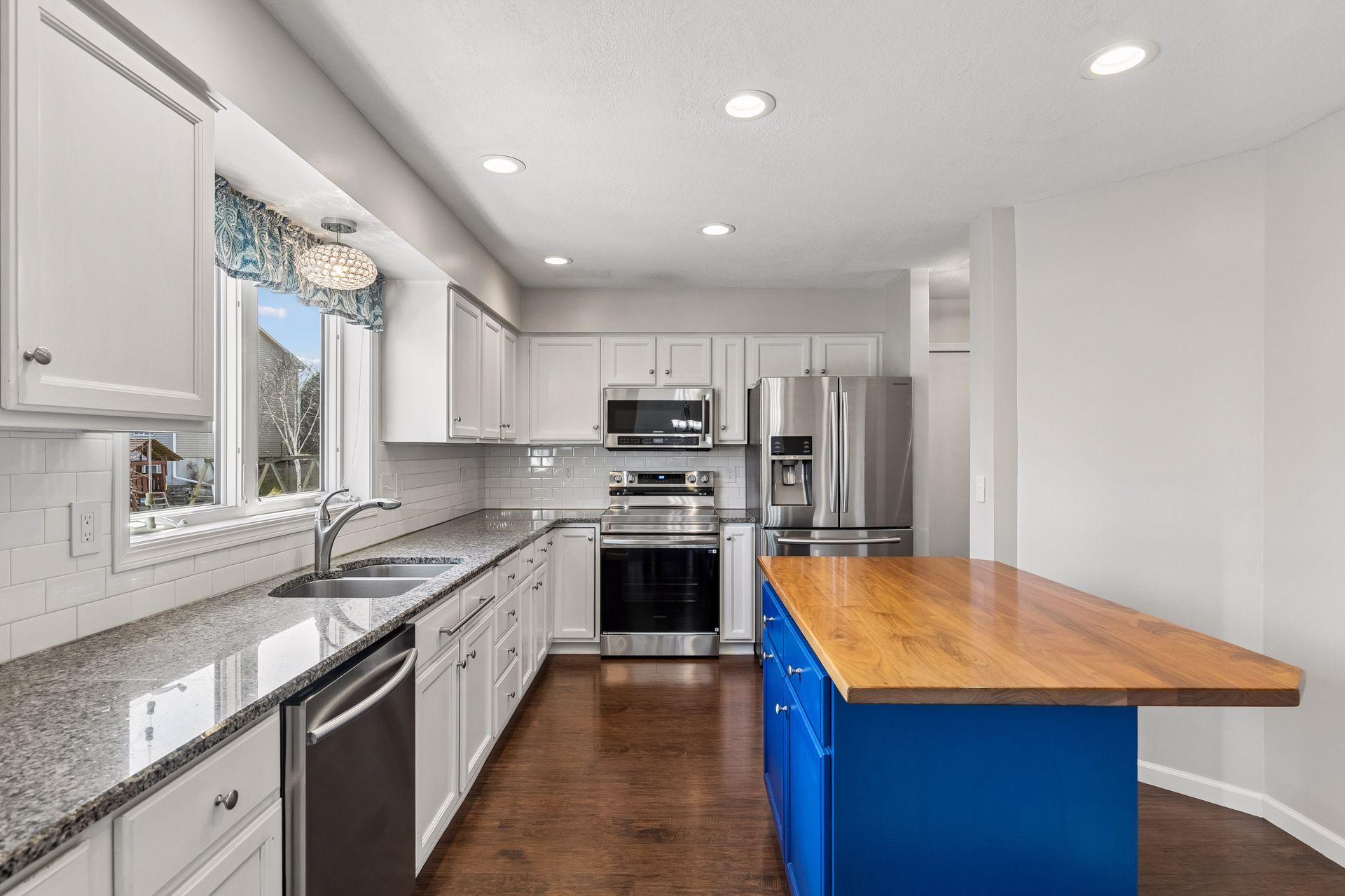 3810 Alvarado Lane N