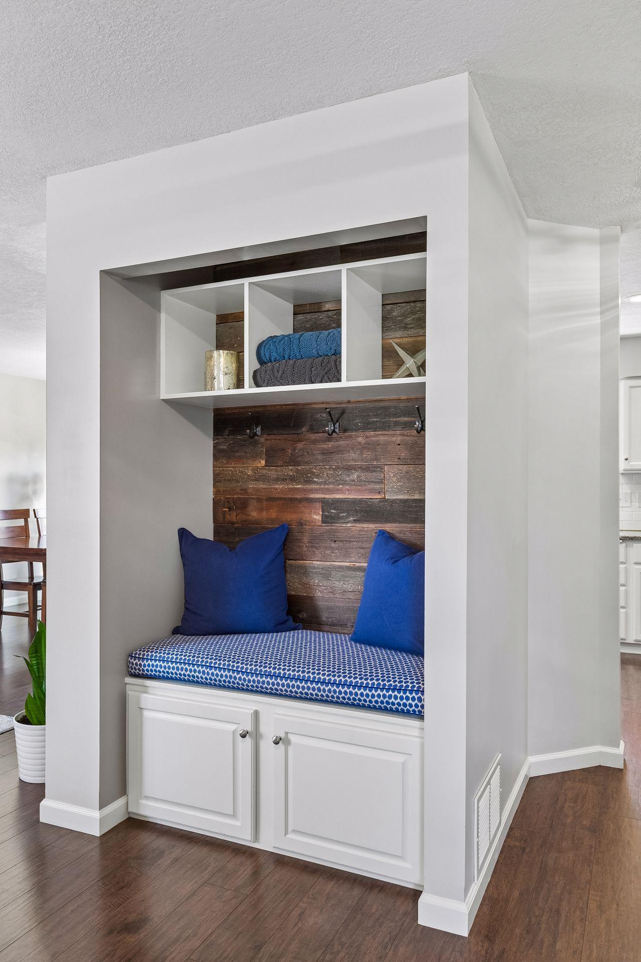 3810 Alvarado Lane N