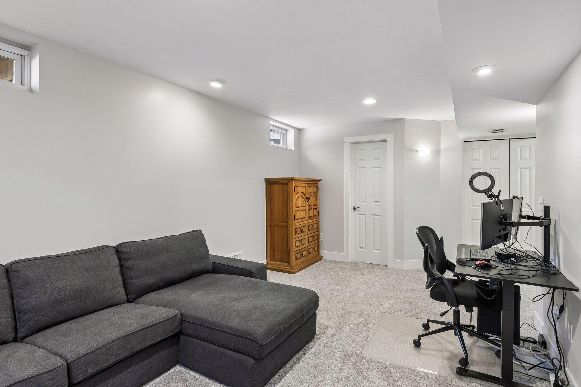 3810 Alvarado Lane N