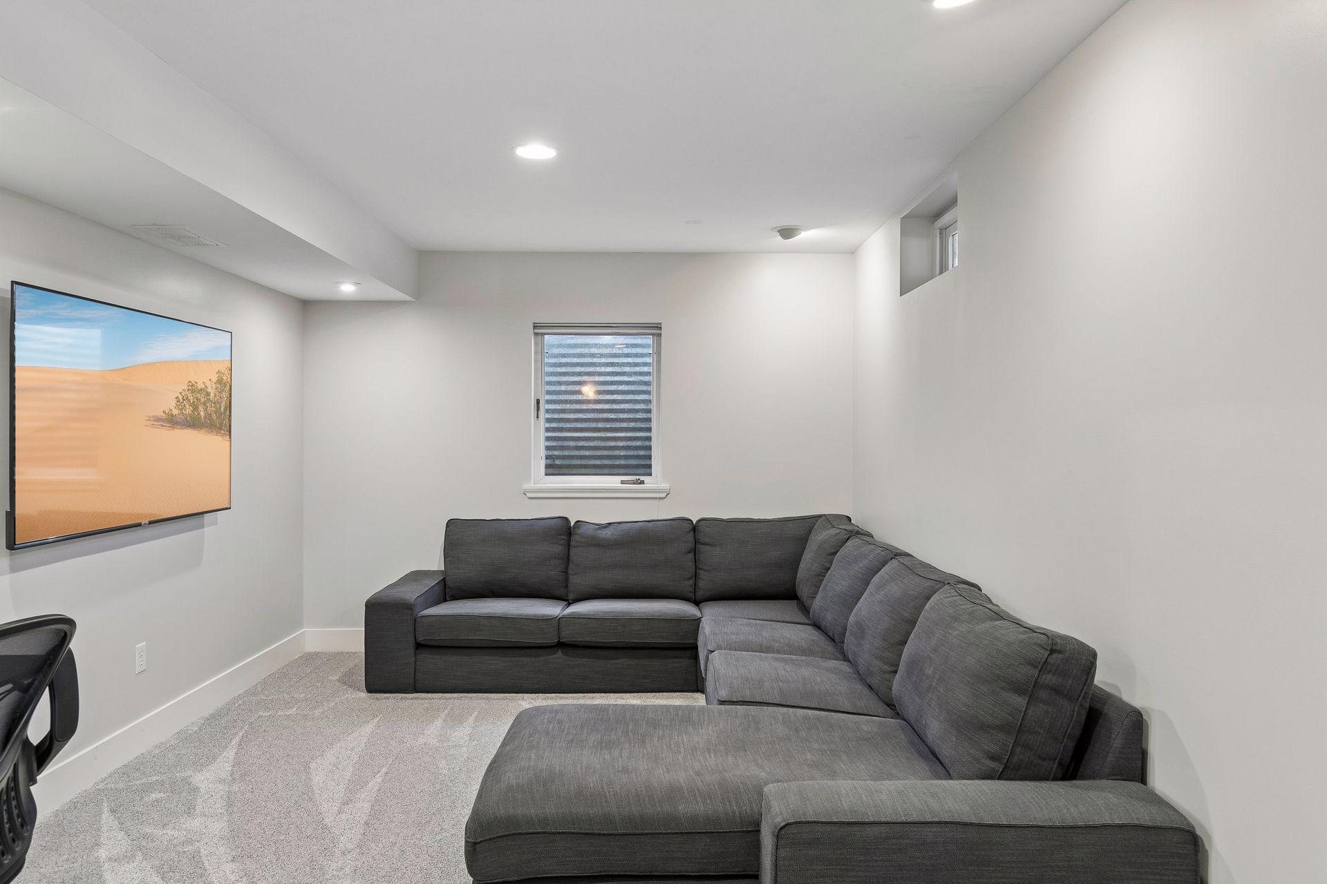 3810 Alvarado Lane N