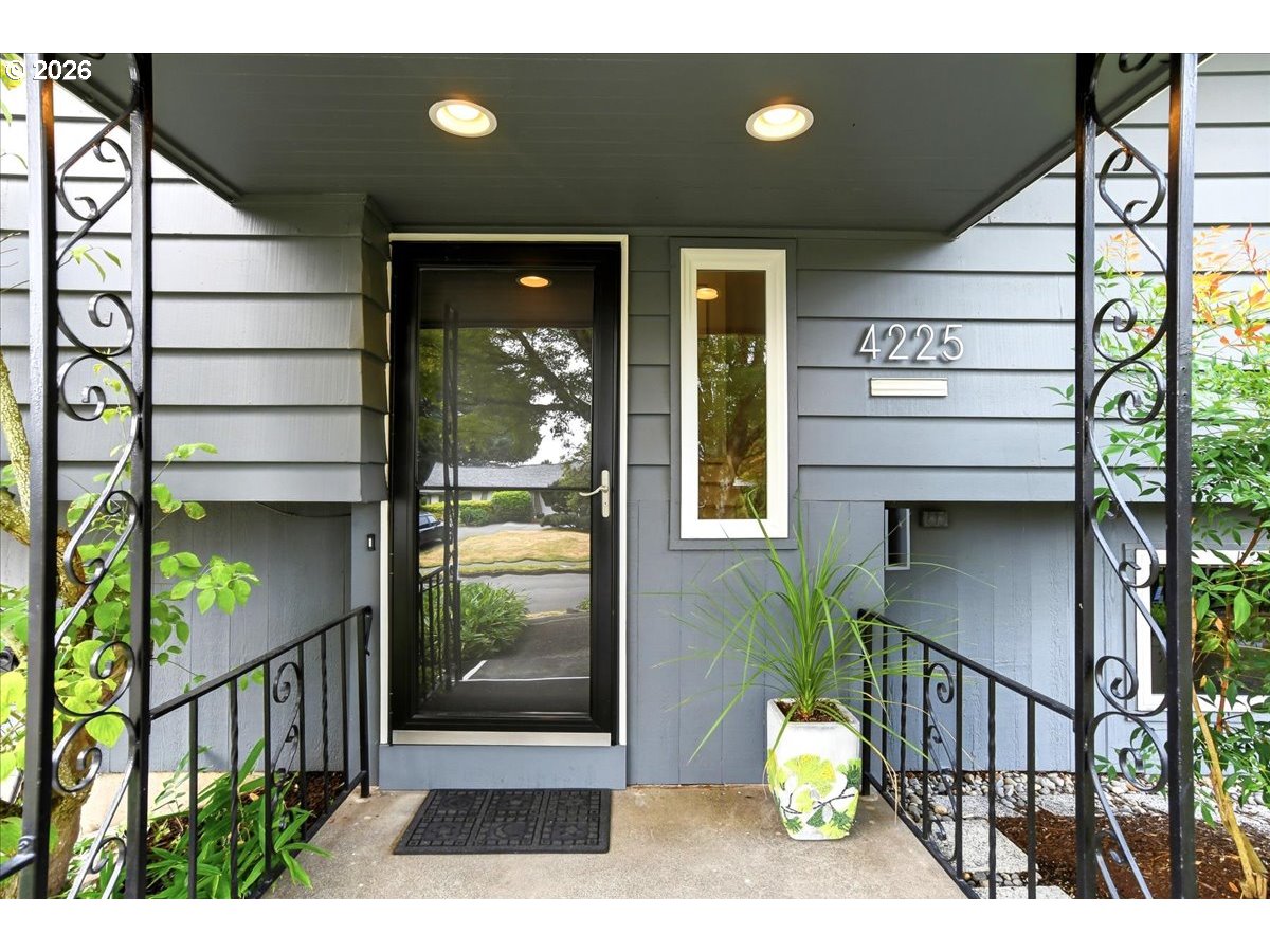 4225 SW IOWA ST