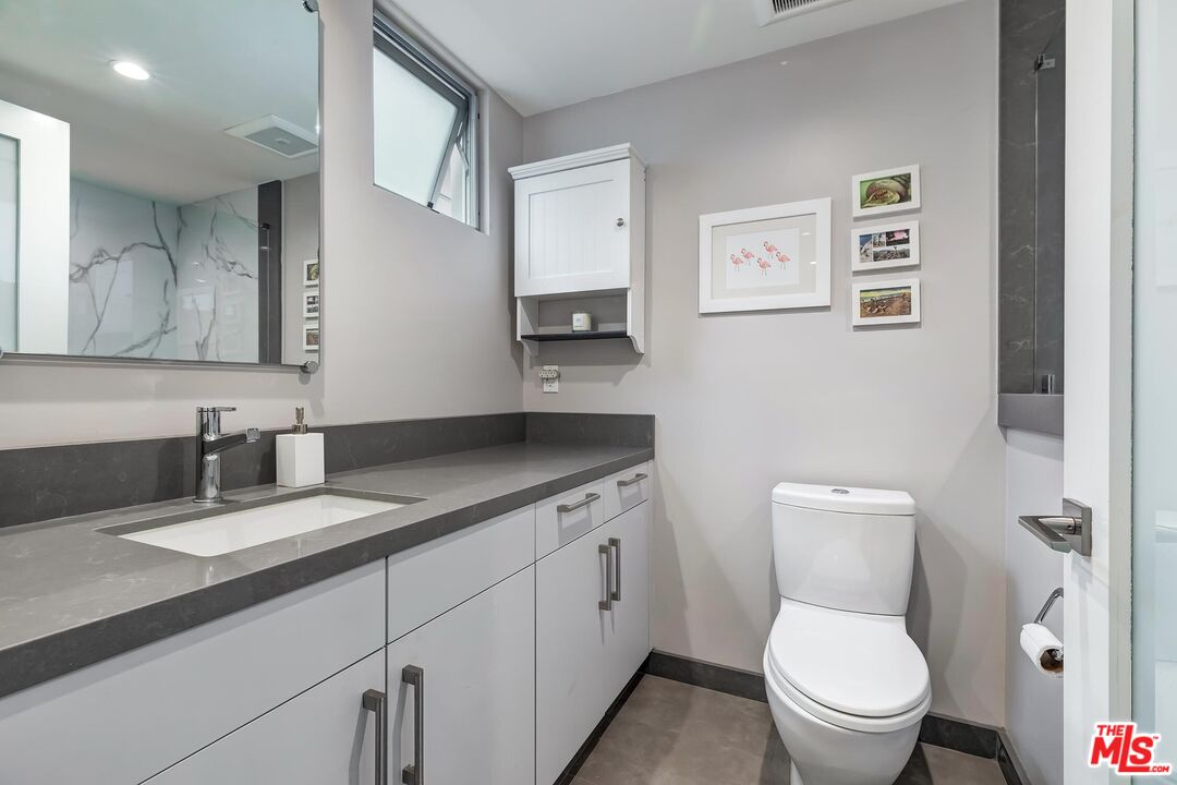 1326 S Centinela Ave Unit: 102