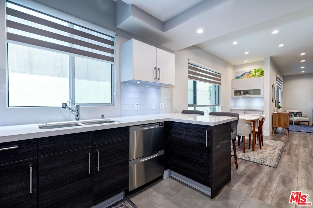 1326 S Centinela Ave Unit: 102