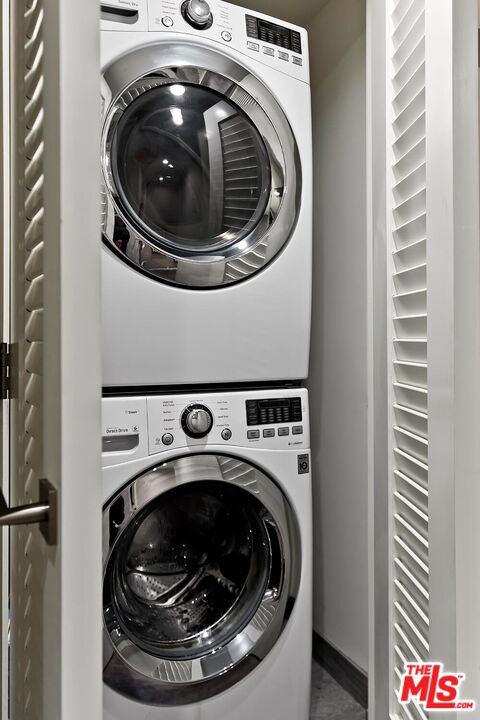 1326 S Centinela Ave Unit: 102