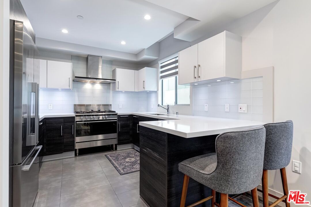 1326 S Centinela Ave Unit: 102